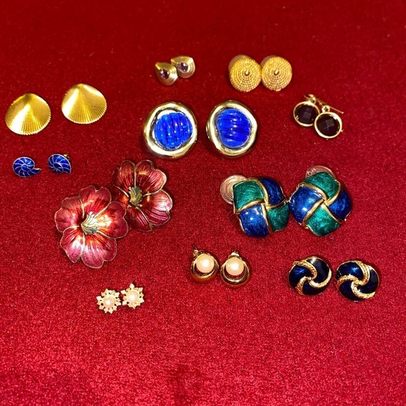 Eleven 11  pair of vintage designer earrings - Picture 1 of 11